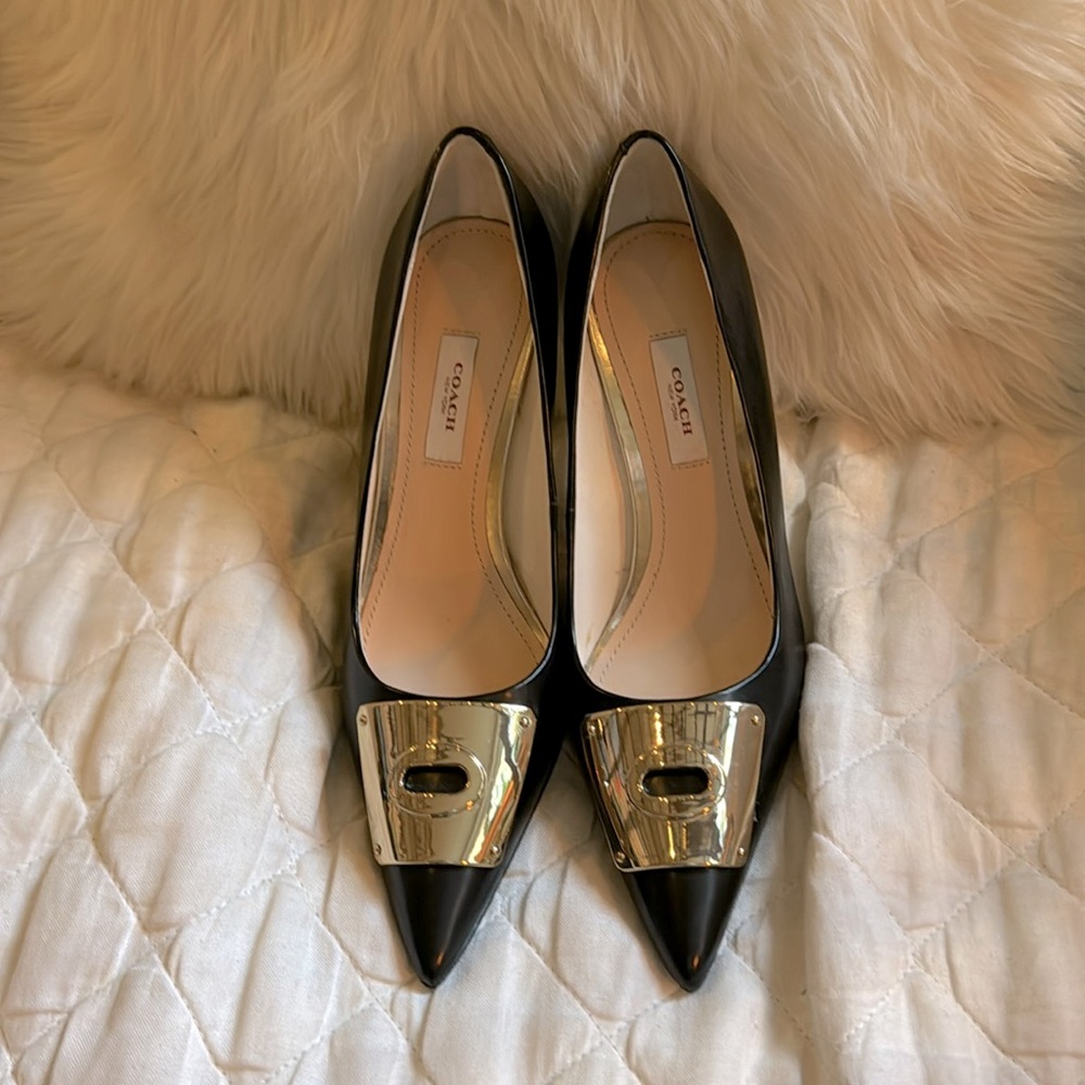 Women’s Coach Leather Pumps with Gold detail Size 7.5